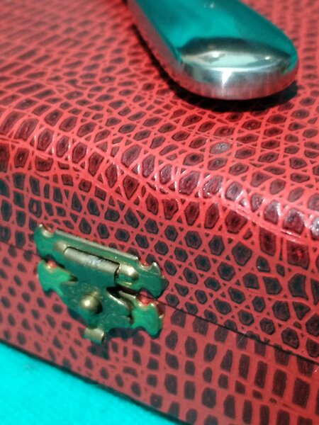 Caseta cu 12 cutite franceze Guy Degrenne